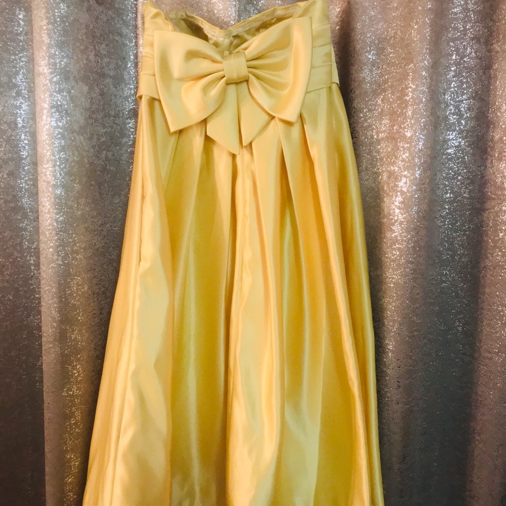 David's Bridal - yellow bow dress - Picture 4 of 6